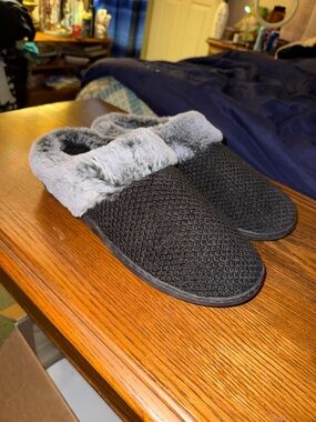 Cozy Black Knit Slippers with Gray Faux Fur Trim